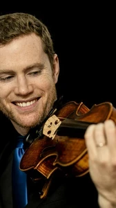 musician with fiddle