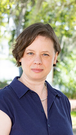 Headshot of Rachel Hooper