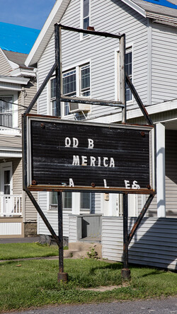 Tim Davis, Od B Merica, undated, color photograph. Courtesy of the artist.