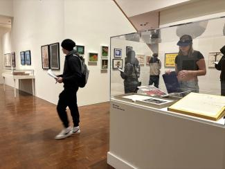 students in art museum