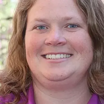 Headshot of April Robinson