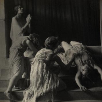 Doris Ulmann, Dancers in Company, undated, platinum print mounted on tissue, mounted on board. Collection of the UK Art Museum, gift of Thomas M.T. Niles and John Edward Niles. 